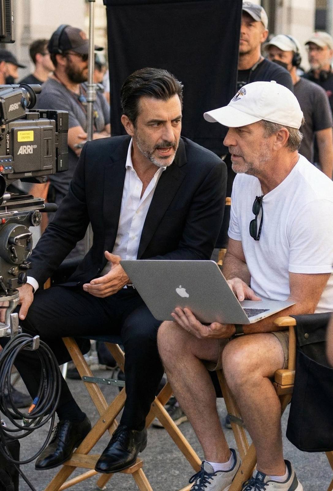 Method Acting in Virtual Environments: A New Challenge